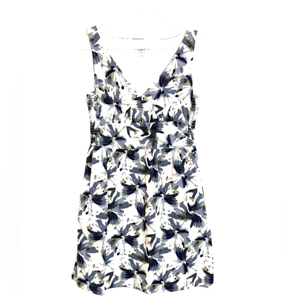 2/$30 LOFT Blue White Floral V-Neck Sleeveless Dress XS Smocked Sides